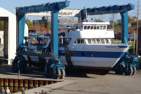 GOODTIME III hoisted in Travelift