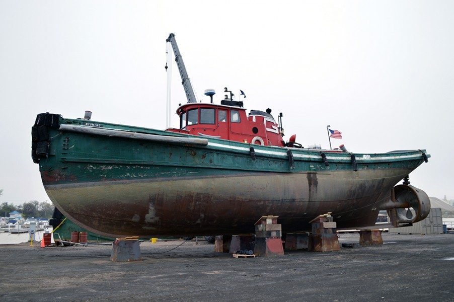 Tug WYOMING